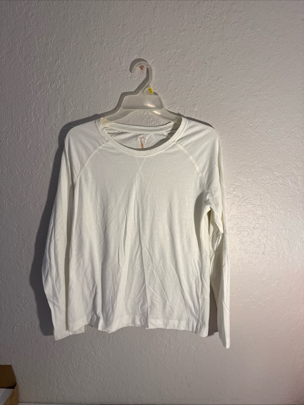 Women’s Small Blue Mountain Long Sleeve Cream Top